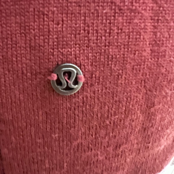 Lululemon Reversible Cardigan size 6 or 8? - Picture 3 of 6